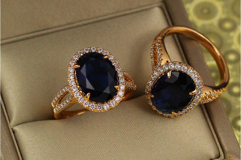 Кільце Xuping Jewelry камея із синім каменем р 19 золотисте
