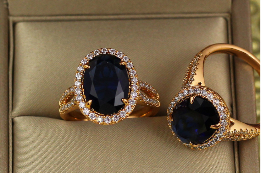Кільце Xuping Jewelry камея із синім каменем р 19 золотисте