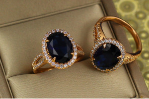 Кільце Xuping Jewelry камея із синім камнем р 20 золотисте