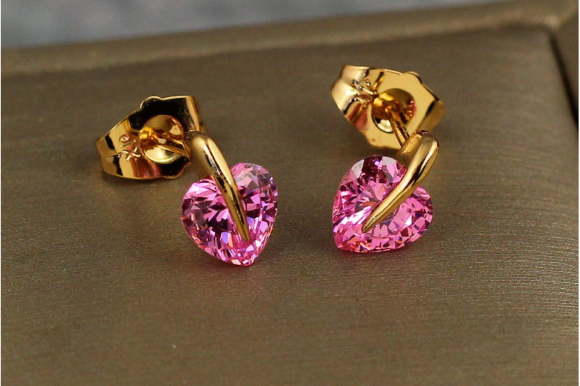 Сережки гвоздики Xuping Jewelry рожевий фіаніт у формі сердечка 10 мм золотисті
