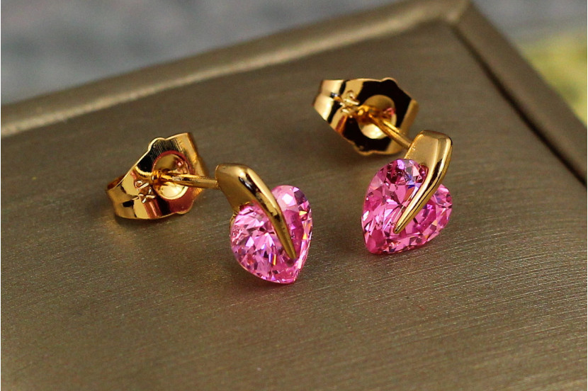 Сережки гвоздики Xuping Jewelry рожевий фіаніт у формі сердечка 10 мм золотисті