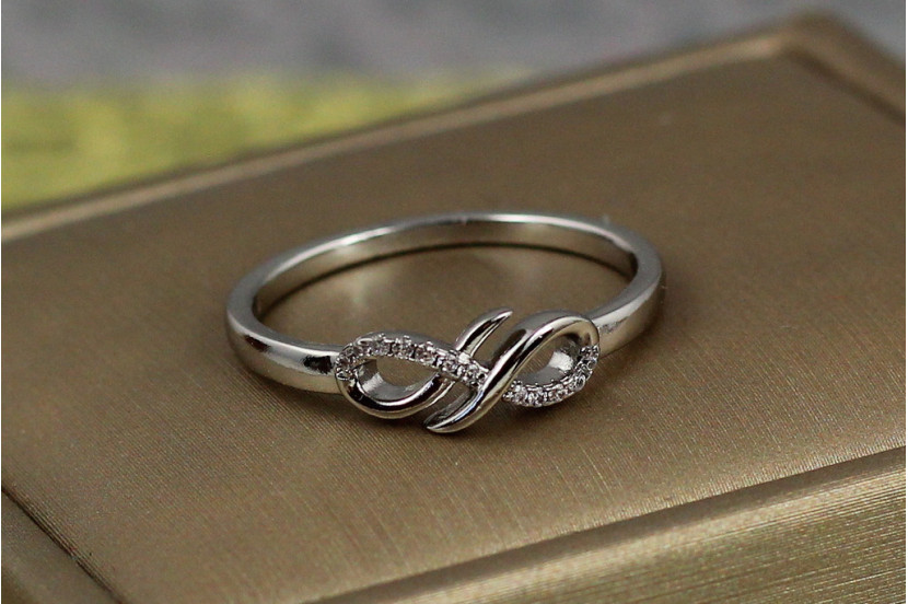 Кільце Xuping Jewelry дві петельки р 19 сріблясте