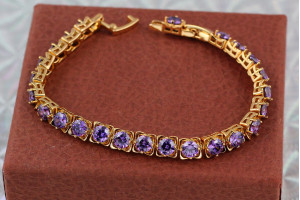 Браслет Xuping Jewelry з фіолетовим камінням по всій довжині 21 см 6 мм золотистий