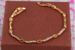 Браслет Xuping Jewelry хвилі чотири ланки з камінчиками 21 см золотистий