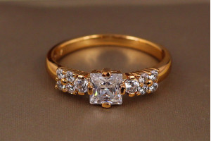 Кільце Xuping Jewelry хайтек р 17 золотисте