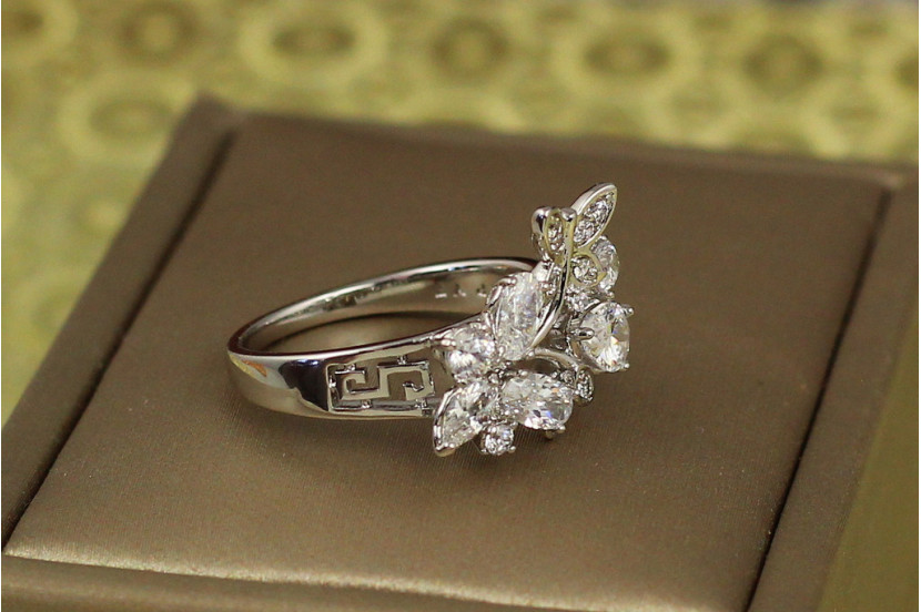Кільце Xuping Jewelry пурхання метелика 16 р сріблясте