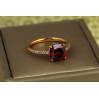 Кільце Xuping Jewelry червоний квадратний фіаніт із доріжками з боків р 16 золотисте