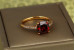 Кільце Xuping Jewelry червоний квадратний фіаніт із доріжками з боків р 19 золотисте