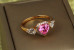 Кільце Xuping Jewelry Купідон з рожевим каменем р 16 золотисте
