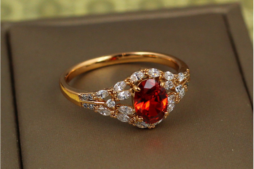 Кільце Xuping Jewelry балада з червоним фіанітом р 16 золотисте