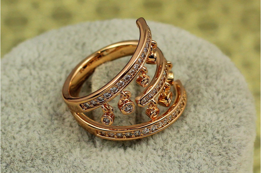 Кільце Xuping Jewelry забава з підвісками, що танцюють, р 18 золотисте