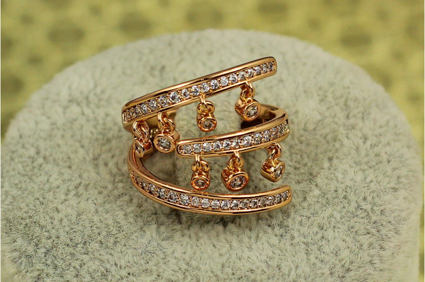 Кільце Xuping Jewelry забава з підвісками, що танцюють, р 18 золотисте