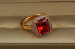 Кільце Xuping Jewelry авангард з червоним каменем р 16 золотисте