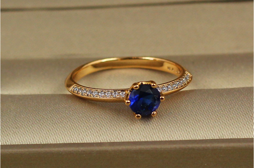 Кільце Xuping Jewelry акорд із синім каменем 5 мм р 16 золотисте