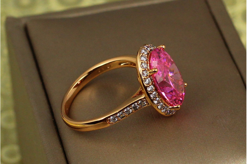 Кільце Xuping Jewelry малинки з рожевим каменем р 19 золотисте