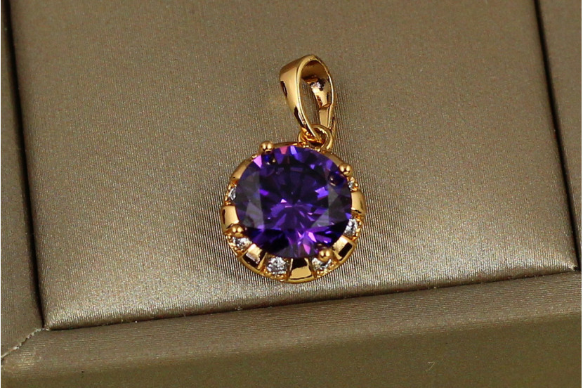 Кулон Xuping Jewelry фіолетовий камінь у оправі з білих фіанітів 11 мм золотистий