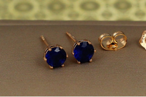 Сережки гвоздики Xuping Jewelry синій фіаніт на шість кріплень 6 мм золотисті