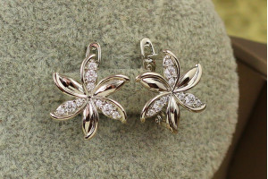 Сережки Xuping Jewelry 1.6 см сріблясті Сережки Xuping Jewelry 1.6 см сріблясті