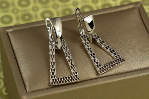 Сережки Xuping Jewelry трапеція стільники 3.4 см сріблясті