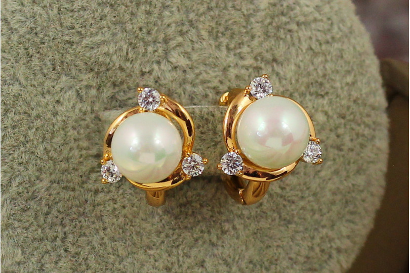 Сережки Xuping Jewelry перлина з трьома каменями 1.3 см золотисті