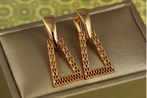 Сережки Xuping Jewelry трапеція стільники 3.4 см золотисті Сережки Xuping Jewelry трапеція стільники 3.4 см золотисті