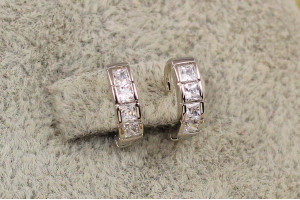 Сережки Xuping Jewelry кільця чотири квадратні каміння 9.5 мм сріблясті