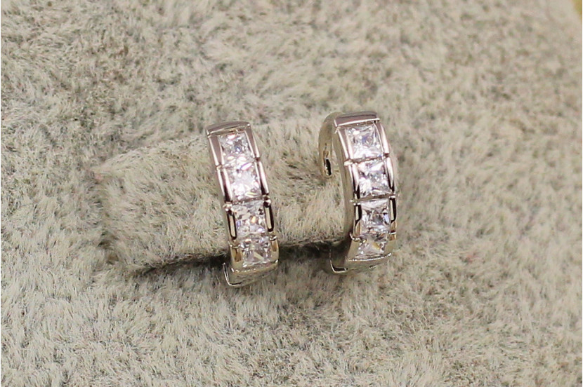 Сережки Xuping Jewelry кільця чотири квадратні камені 9.5 мм сріблясті