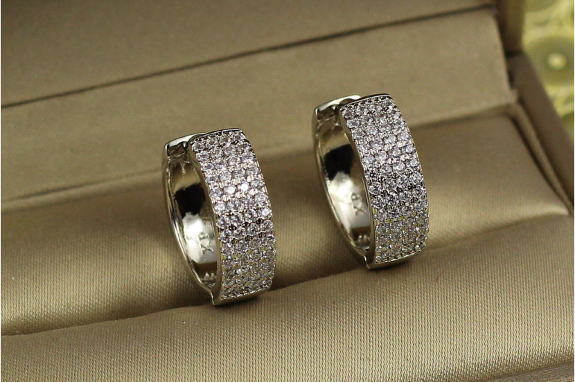 Сережки Xuping Jewelry широкі кільця з камінням 1.7 см сріблясті