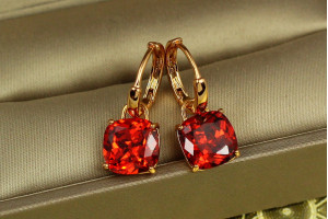 Сережки Xuping Jewelry підвіски червоний знімний камінь 2.2 см золотисті