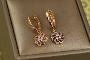 Сережки Xuping Jewelry підвіски мальва 2.6 см золоті
