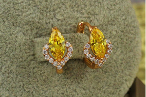 Сережки Xuping Jewelry маркіз із жовтим камнем 1.4 см золотисті