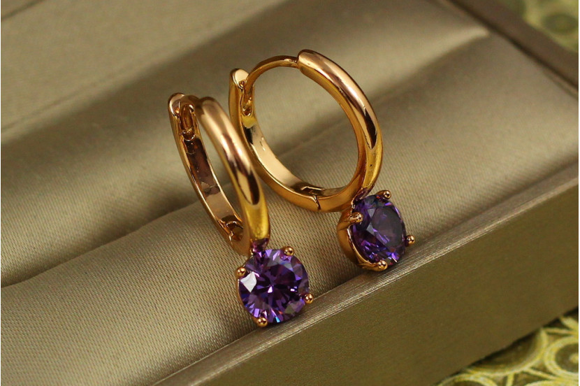 Сережки Xuping Jewelry кільце з фіолетовим каменем 2.1 см золотисті