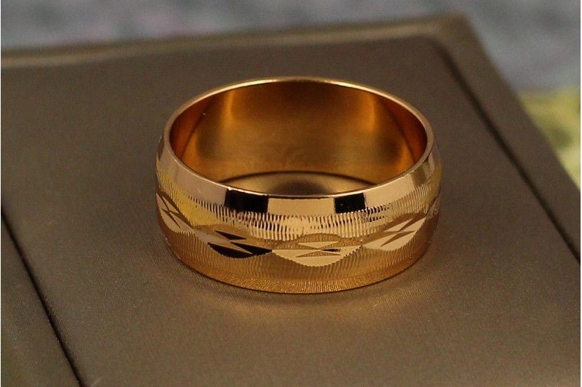Обручка Xuping Jewelry гранований малюнок крапелька 8 мм р 17 золотиста