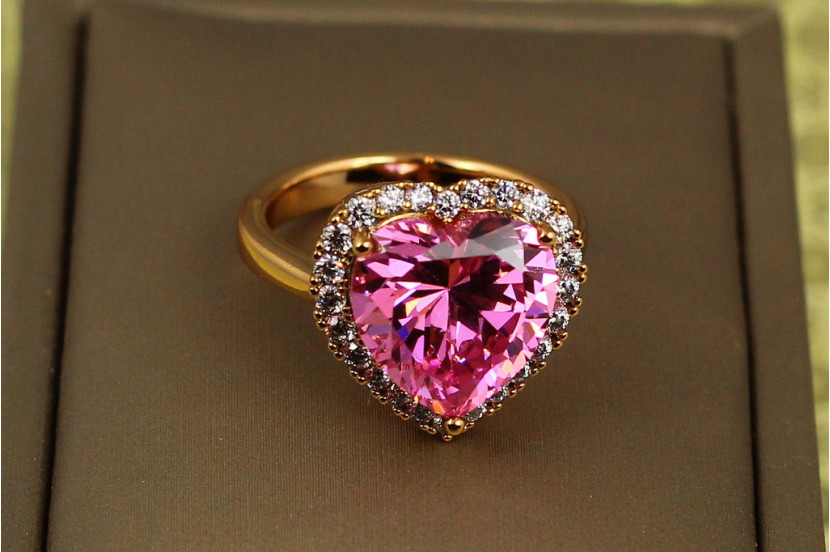 Кільце Xuping Jewelry серце океану з рожевим каменем 1,6 см р 19 золотисте