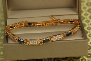 Браслет Xuping Jewelry Гравій із чорним камінням 17 см 5 мм золотистий