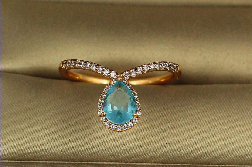Кільце Xuping Jewelry Попелюшка з блакитним каменем р 16 золотисте