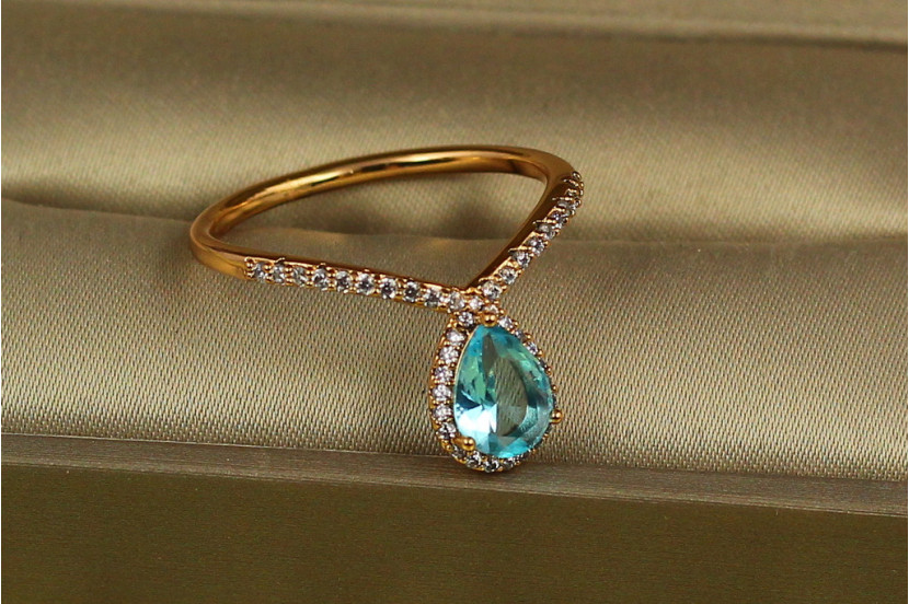 Кільце Xuping Jewelry Попелюшка з блакитним каменем р 19 золотисте