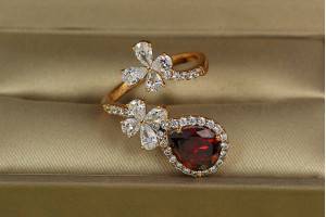 Кільце Xuping Jewelry Марсель з червоним камнем розсувне р 16 золотисте