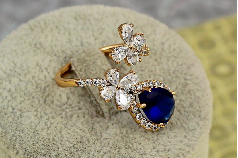 Кільце Xuping Jewelry Марсель з синім каменем розсувне р 18 золотисте