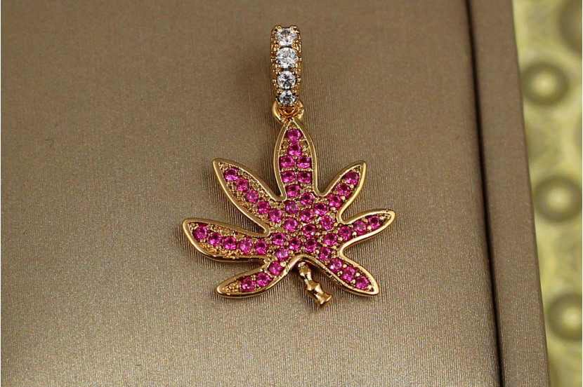 Кулон Xuping Jewelry канабіс з червоним камінням 1.8 см золотистий