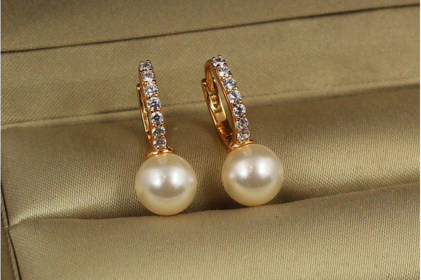 Сережки Xuping Jewelry юність з перлиною 2 см золотисті