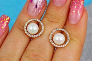 Сережки Xuping Jewelry з перлами в обідку з фіанітів 1,2 см золоті