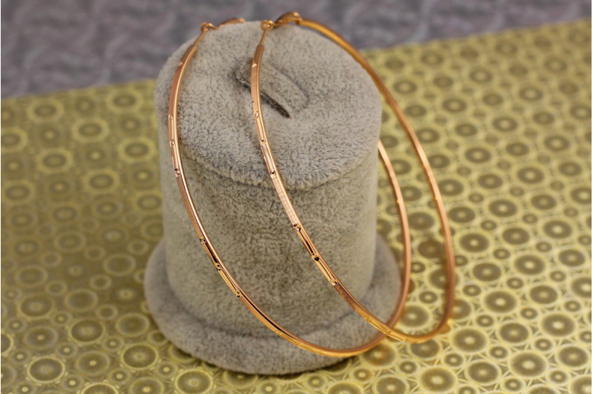 Сережки кільця Хuping Jewelry плоскі з малюнком 8,5 см золотисті