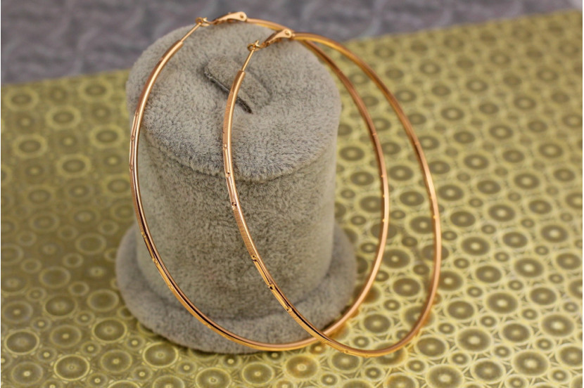 Сережки кільця Хuping Jewelry плоскі з малюнком 8,5 см золотисті