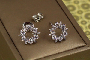 Сережки гвоздики Xuping Jewelry вінець долі 1,4 см сріблясті