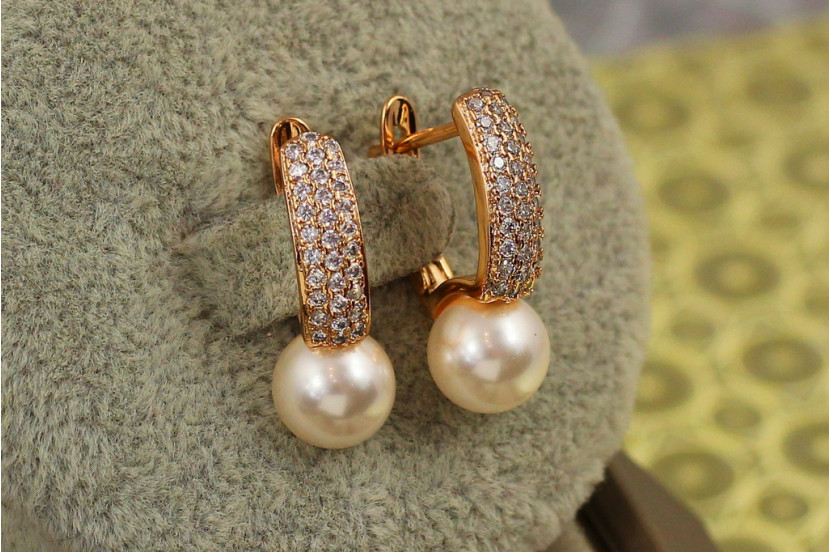 Сережки Xuping Jewelry три доріжки з перлами 2 см