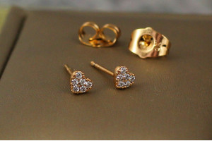 Сережки гвоздики Xuping Jewelry маленькі серця 4 мм золотисті