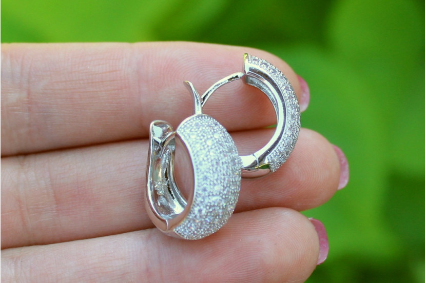 Сережки Xuping Jewelry широкі кільця на п'ять доріжок з каменів 1.8 см сріблясті