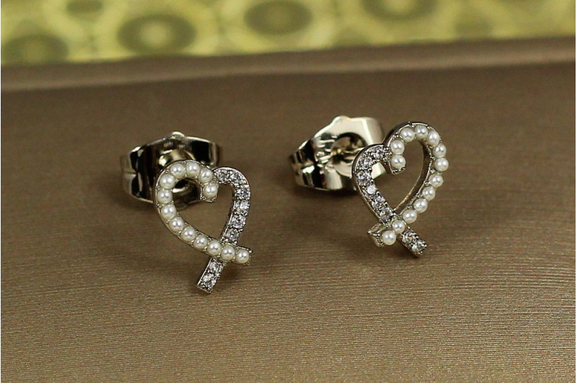 Сережки гвоздики Xuping Jewelry серце обідок з перлинками 10 мм сріблясті