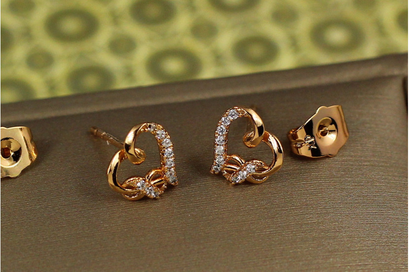 Сережки гвоздики Xuping Jewelry сердечко з нескінченністю 9 мм золотисті